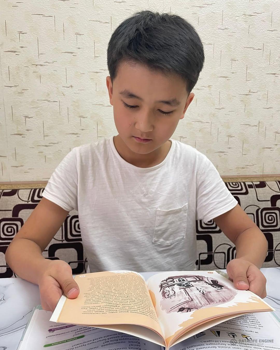 “Әдебиет әлемінде көктем самалы” 1-11 сынып оқушылары