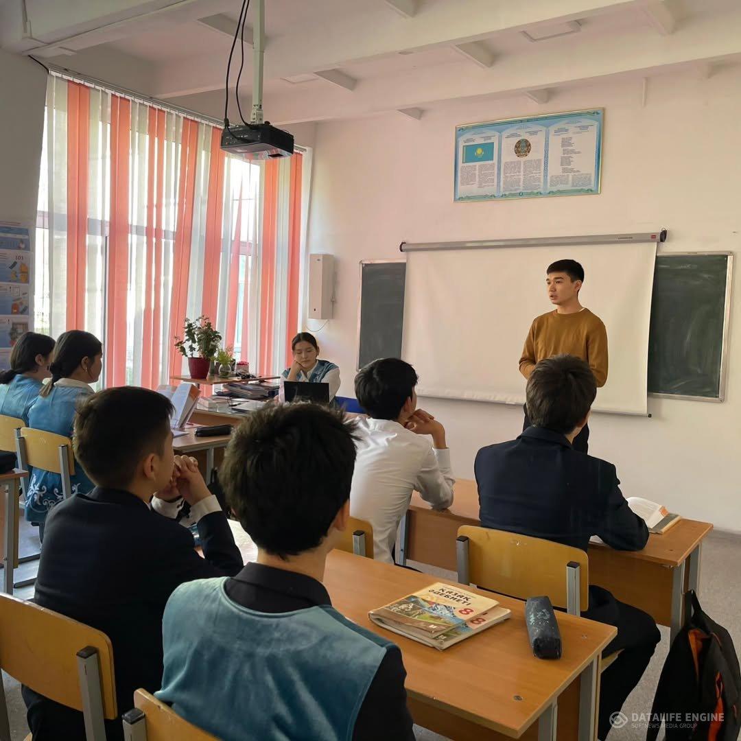 ҚР Мемлекеттік орталық музейінің экскурсия жүргізуші мамандары