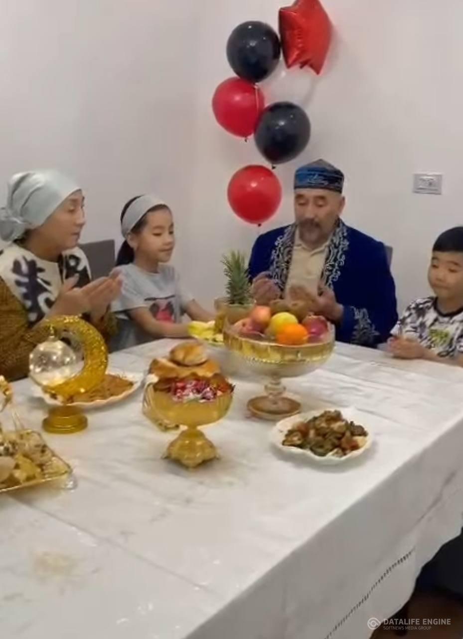 " Өнегелі 15 минут" отбасында ата-аналардың балаға берер тәрбиелік  тағлымы мол.