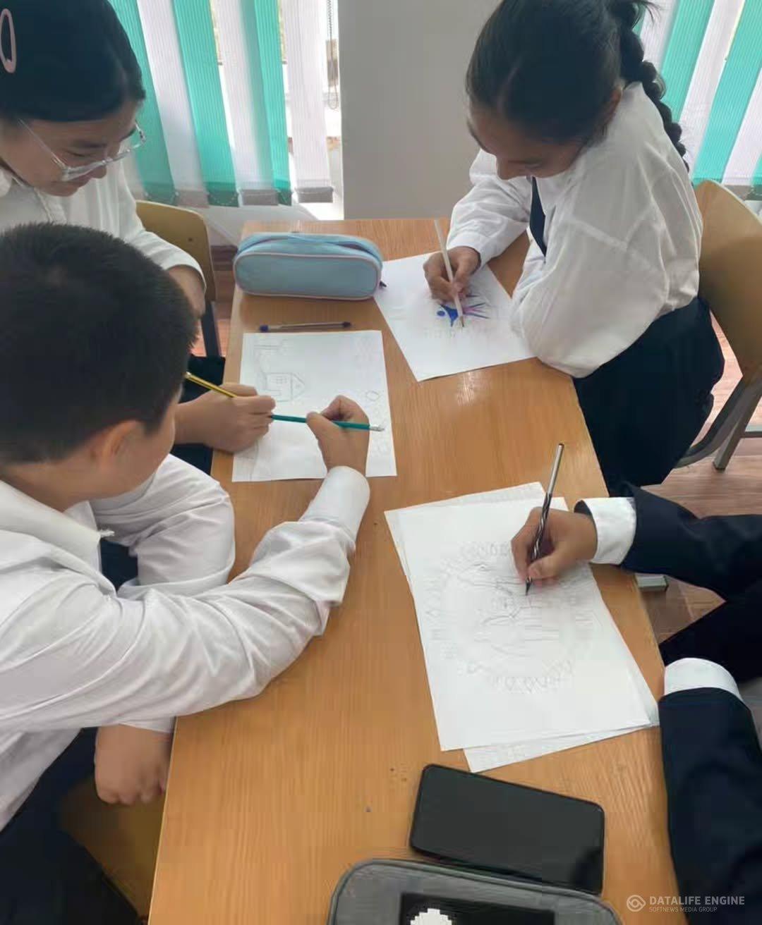 "Менің отбасым" тақырыбында 6 "а" сынып оқушылары суреттер салды.